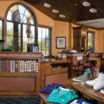 Can You Wear Golf Shoes in the Clubhouse?